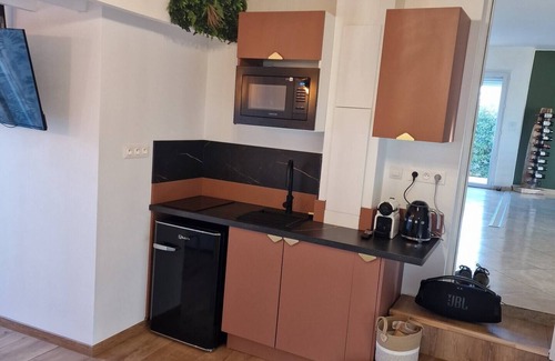 Codognan Apartment | XXL master suite