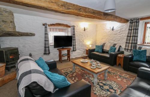 Llanybydder House | Y Beudy