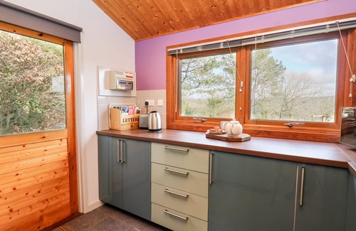 Tan-y-groes Cottage | Y CABAN GLAS, pet friendly, character holiday cottage in Brynhoffnant