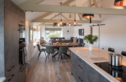 Malltraeth House | Y Cei: 4‑Bed Beach House Sleeping 8 in Aberffraw | Managed by Anglesey Holiday Lettings