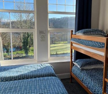 Bangor Bed & Breakfast | Y Garth Guesthouse