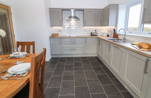 Moelfre Cottage | Y GORLAN, family friendly, luxury holiday cottage in Moelfre