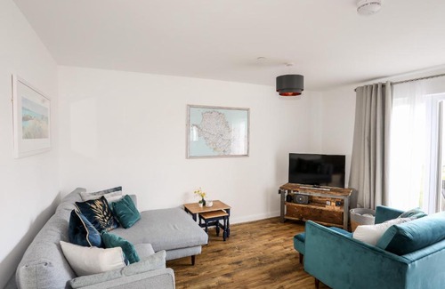 Brynteg House | Y Ty Pren