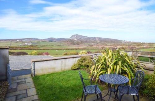 Holyhead House | Y Wylan