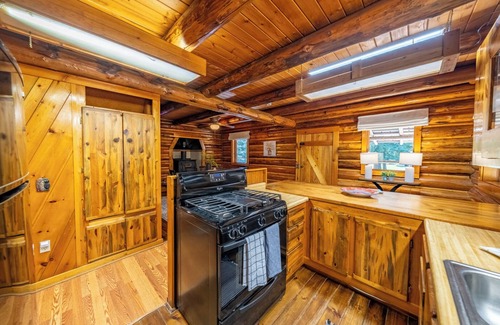 Troy Cabin | Yaak Riverfront Cabin -nHunting, Fishing & Family Get Away!