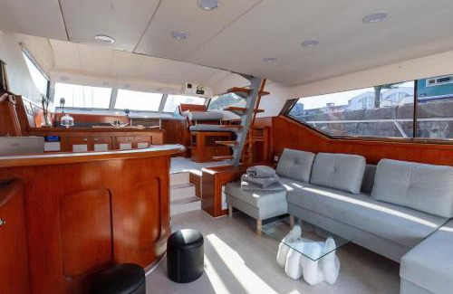 La Rochelle City Centre Boat Rental | Yacht EVASION La Rochelle - Bateau insolite