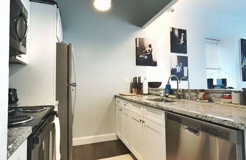 Downtown Apartment | Yale Modern Downtown Chateau