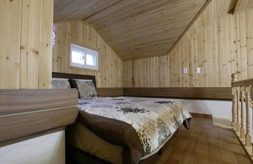 Danwol House | Yangpyeong Oettonjip Pension