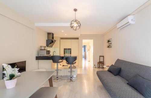 Juan-les-Pins Apartment | Yank's centre Juan Les Pins 5 min des plages