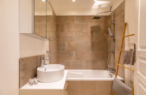Juan-les-Pins Apartment | Yank's centre Juan Les Pins 5 min des plages