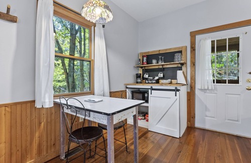 Logan Cottage | Yarrow Cottage at The Inn & Spa at Cedar Falls