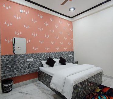 Varanasi House | Yash Paying Guest House