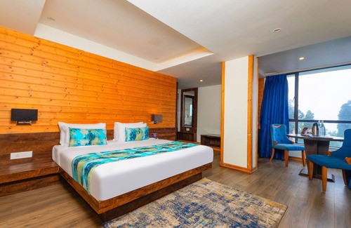 Darjeeling Resort | Yashshree Sanderling Mall Road