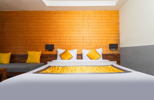 Darjeeling Resort | Yashshree Sanderling Mall Road