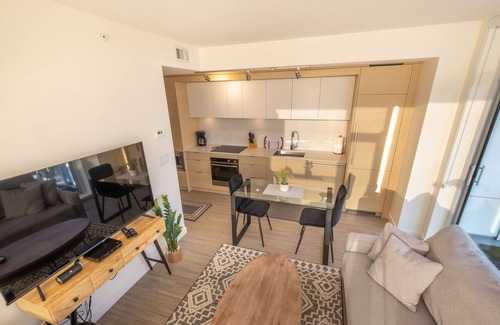 North Park Condo | Yates Sunset View-Enjoy amazing sunsets from this corner unit on the 11th floor!