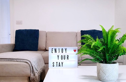 Acomb Apartment | Ye Olde Windmill Apartment Free Parking