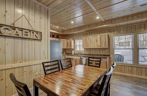 Eagle River Cottage | Year Round Luxury Cottage - Eagle River