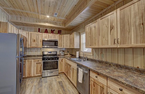 Eagle River Cottage | Year Round Luxury Cottage - Eagle River
