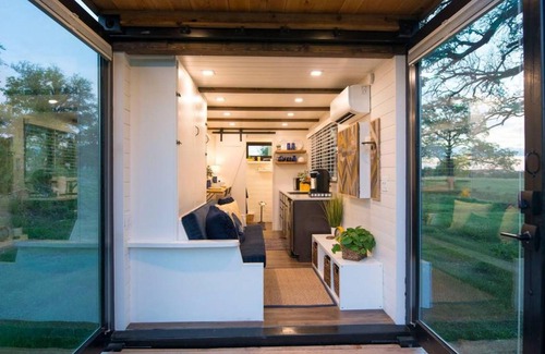 Waco Apartment | Yellow Blue Elegant Container Tiny House