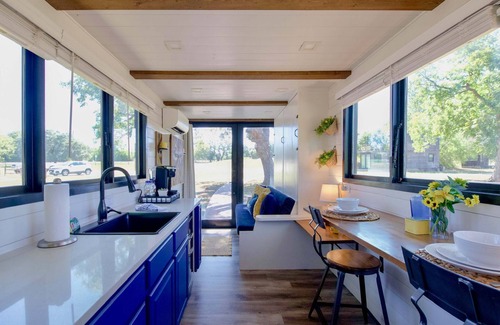 Waco Apartment | Yellow Blue Elegant Container Tiny House