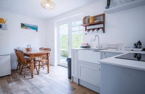 St Brides House | Yellow Cottage - 2 Bedroom Cottage - Dale