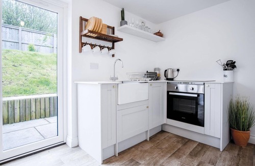 St Brides House | Yellow Cottage - 2 Bedroom Cottage - Dale