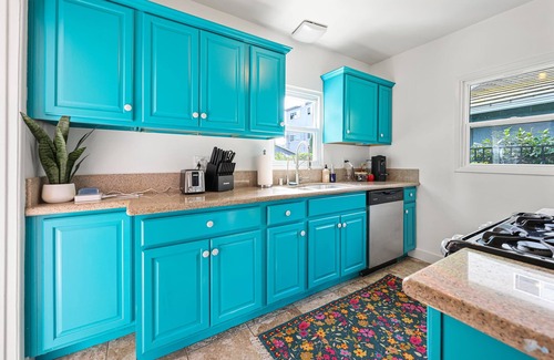 North Park House | Yellow Door Gem, 3 Beds, Near North Park Hotspots