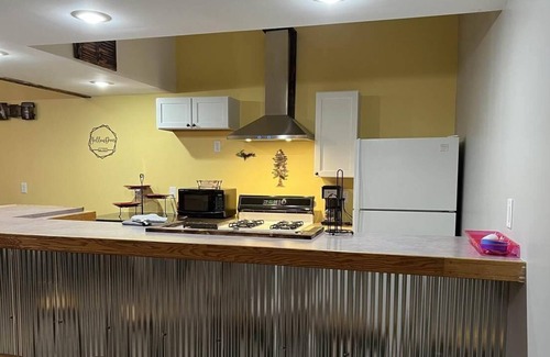 South Range House | "Yellow Door" Newly Remodeled. Trailer parking available. Trail #3.