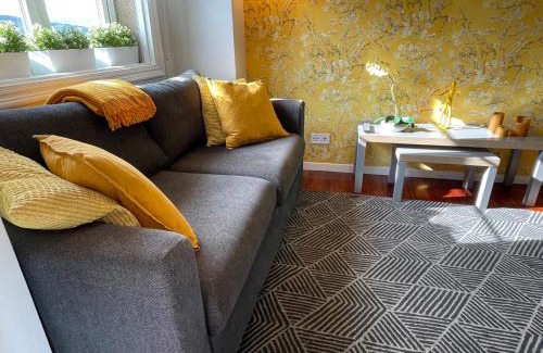 Santiago de Compostela City Centre Apartment | Yellow Home