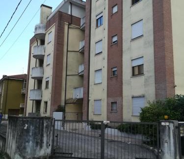 Vicenza Apartment | Yellow house
