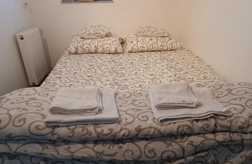 Novi Sad Apartment | Yellow Palace (FREE parking)