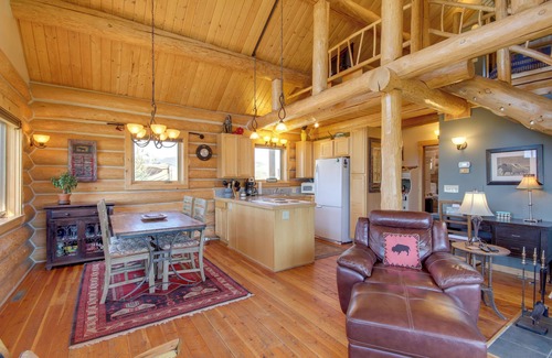 Livingston Cabin | Yellowstone Cabin w/Stunning Mountain Views
