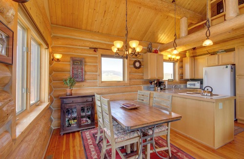 Livingston Cabin | Yellowstone Cabin w/Stunning Mountain Views
