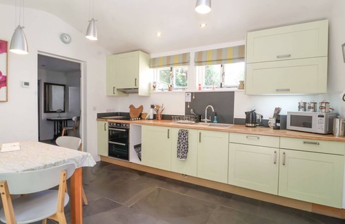 Woodbridge Cottage | YEW TREE FARM BARN AND STABLE, pet friendly in Framlingham