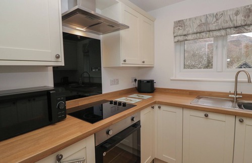 Coniston Cottage | YEWDALE VIEW APARTMENT, pet friendly, with a garden in Coniston