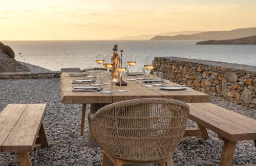 Kithnos Hotel | Yfes