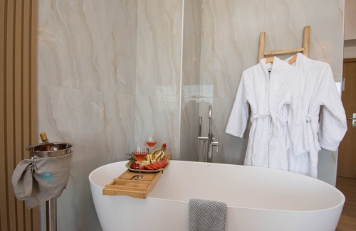 Malevizi Hotel | Yianna Caravel Suites "by Checkin" adults only