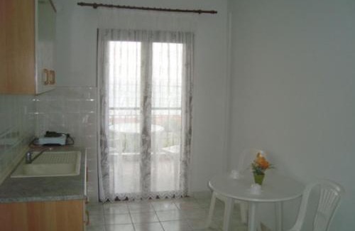 Gerakini Apartment | Yianna Studios & Apartments