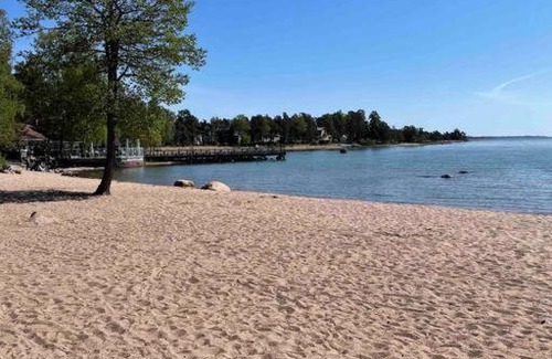 Espoo Apartment | Yksiö metron ja meren välissä