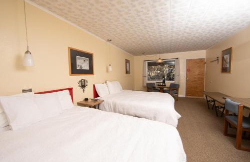 Red Lodge Hotel | Yodeler Motel