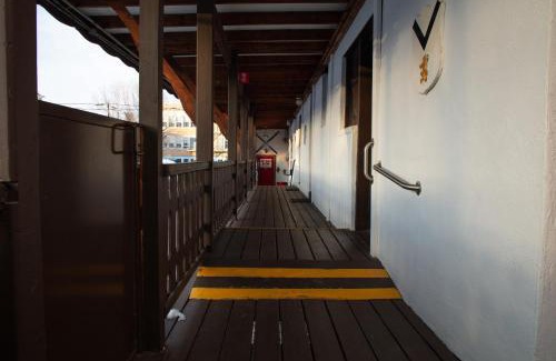 Red Lodge Hotel | Yodeler Motel