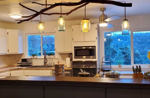 Mariposa House | ★Yosemite Gateway Oasis★ ♛Royal Beds Pool