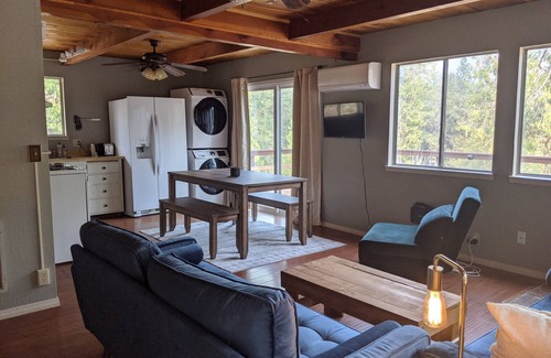 Mariposa House | Yosemite Mountain Cabin, Quiet, Forest Views, Fire Pit, New AC