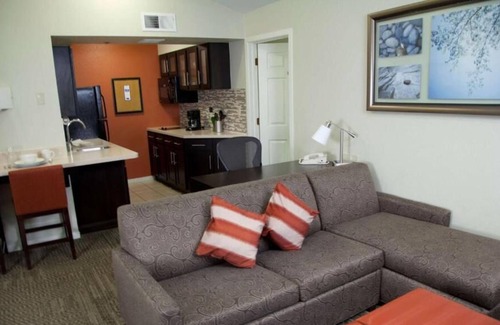 Sunnyvale Resort | You Found it! FOUR Comfortable 1BR Suites, Outdoor Swimming Pool, Pets Allowed!