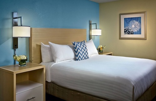 Gunter Afs Resort | You Found it! Free Parking, Onsite Pool, Tennis Court!