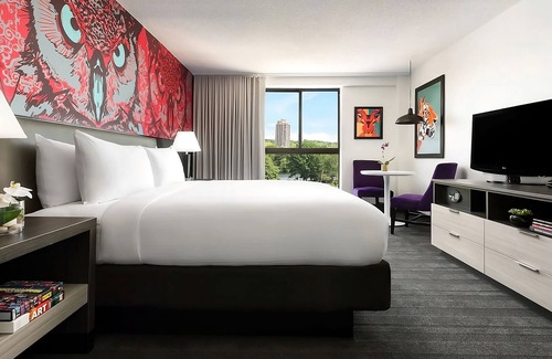 Lower Allston Hotel | You Found It! Parking, Pets Allowed, Short Drive to Museum of Science!