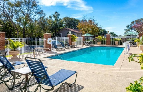Winter Haven House | You'll find all the newest upgraded services at our room !