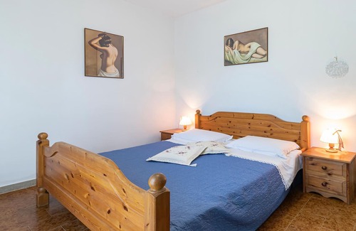 Arona Apartment | You will occupy a first floor apartment with private garden in Arona, a wonderful resort on Lake Mag