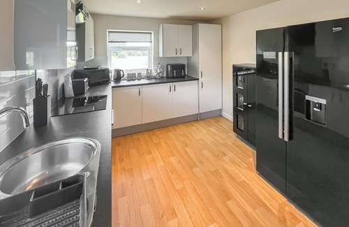 Brigg Cottage | You’ll love the generous space, perfect for large groups.