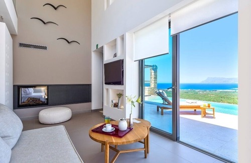 Kissamos Villa | Youphoria Vila Plethora private pool majestic views signature architecture